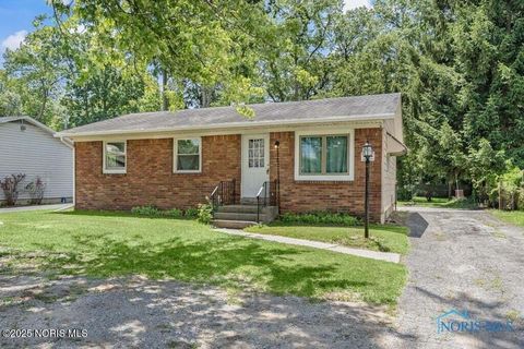 Photo of 6607 Hill Avenue, Toledo, OH 43615 (MLS # 10000225)