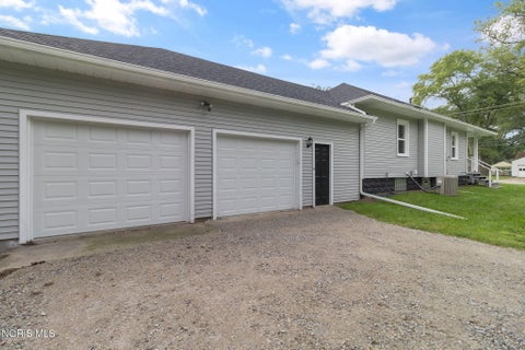 Tiny photo for 5887 Globe Avenue, Toledo, OH 43615 (MLS # 10012841)