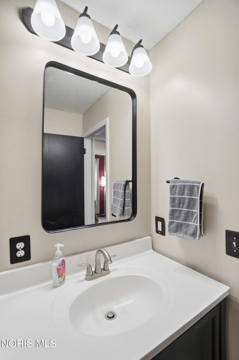 Tiny photo for 502 Mckinley Drive, Bowling Green, OH 43402 (MLS # 10009117)