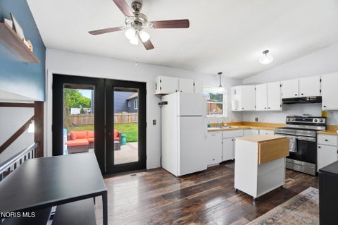 Tiny photo for 502 Mckinley Drive, Bowling Green, OH 43402 (MLS # 10009117)