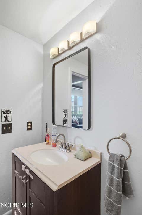 Tiny photo for 502 Mckinley Drive, Bowling Green, OH 43402 (MLS # 10009117)