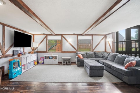 Tiny photo for 502 Mckinley Drive, Bowling Green, OH 43402 (MLS # 10009117)