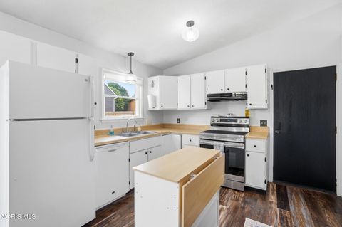 Tiny photo for 502 Mckinley Drive, Bowling Green, OH 43402 (MLS # 10009117)