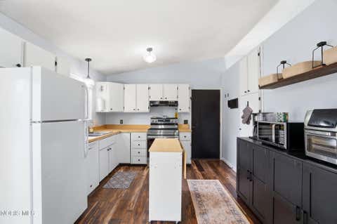 Tiny photo for 502 Mckinley Drive, Bowling Green, OH 43402 (MLS # 10009117)