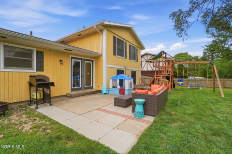 Tiny photo for 502 Mckinley Drive, Bowling Green, OH 43402 (MLS # 10009117)