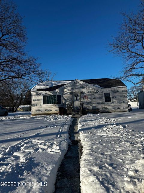 Tiny photo for 242 Sycamore Street, Fostoria, OH 44830 (MLS # 10003735)