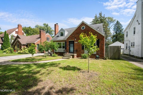 Tiny photo for 2436 Goddard Road, Toledo, OH 43606 (MLS # 10013238)