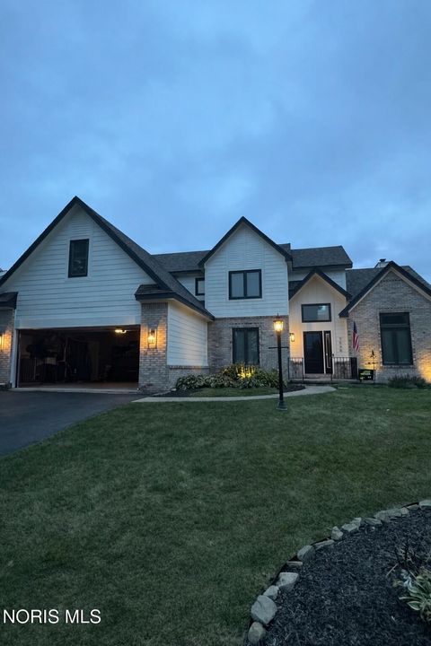 Photo of 7548 Red Pines Drive, Sylvania, OH 43560 (MLS # 10005362)