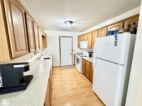 Tiny photo for 1650 Fairlawn Street, Defiance, OH 43512 (MLS # 10005971)