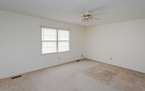 Tiny photo for 5 Olde Orchard Drive, Perrysburg, OH 43551 (MLS # 10004804)