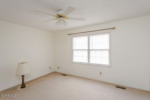 Tiny photo for 5 Olde Orchard Drive, Perrysburg, OH 43551 (MLS # 10004804)