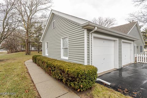 Tiny photo for 5 Olde Orchard Drive, Perrysburg, OH 43551 (MLS # 10004804)