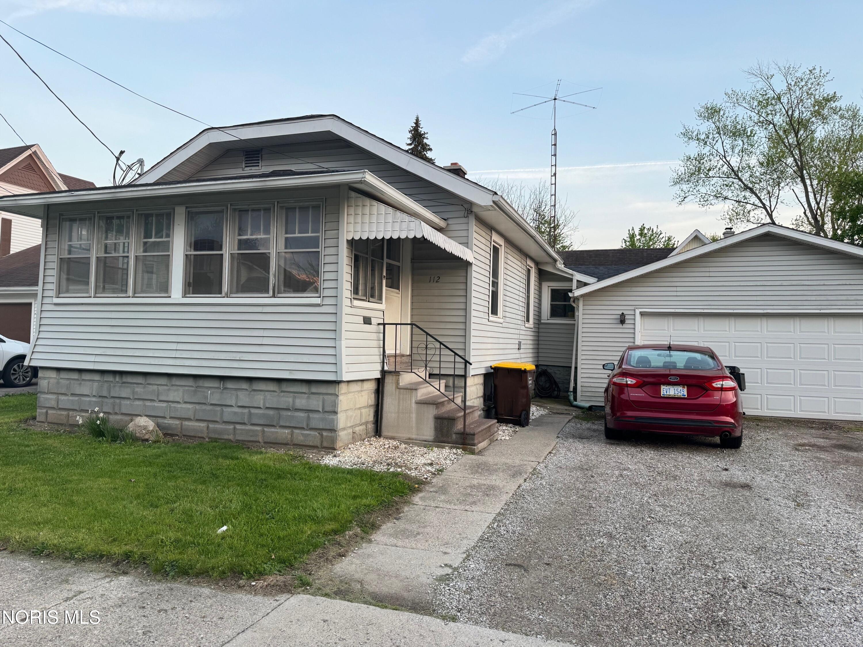 112 E Lawrence Street