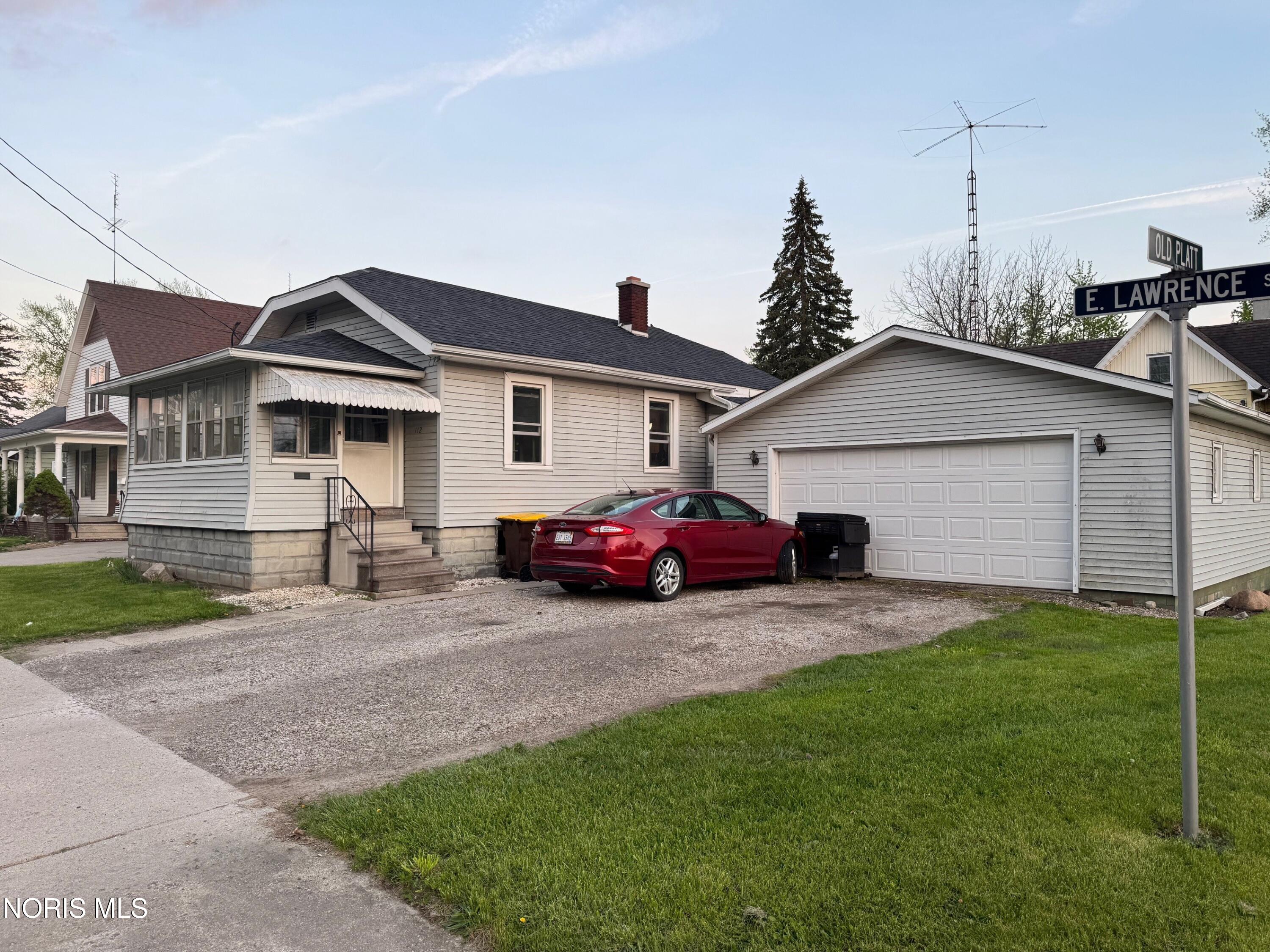 112 E Lawrence Street