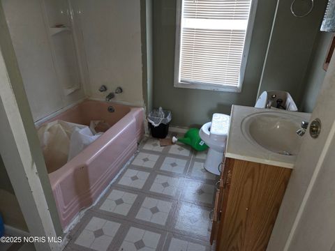 Tiny photo for 5901 Lakeside Avenue, Toledo, OH 43611 (MLS # 10000194)