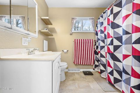 Tiny photo for 26931 W Woodland Court, Millbury, OH 43447 (MLS # 10005794)