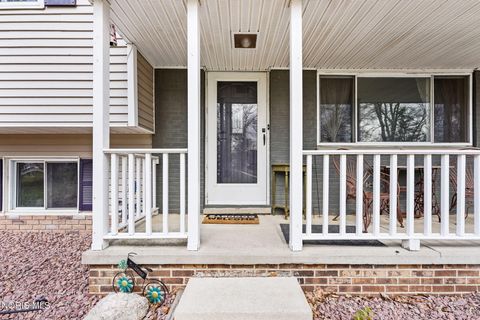 Tiny photo for 26931 W Woodland Court, Millbury, OH 43447 (MLS # 10005794)
