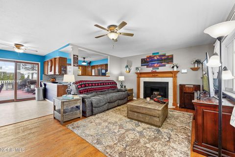 Tiny photo for 26931 W Woodland Court, Millbury, OH 43447 (MLS # 10005794)