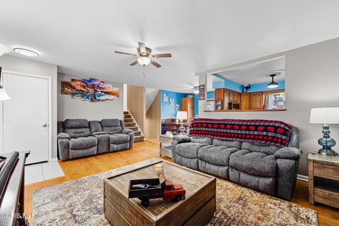 Tiny photo for 26931 W Woodland Court, Millbury, OH 43447 (MLS # 10005794)