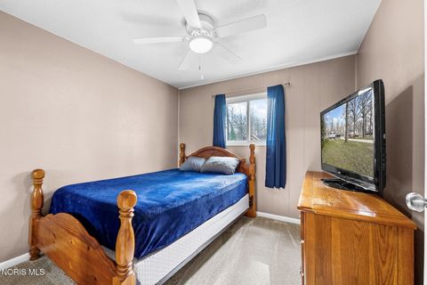 Tiny photo for 26931 W Woodland Court, Millbury, OH 43447 (MLS # 10005794)