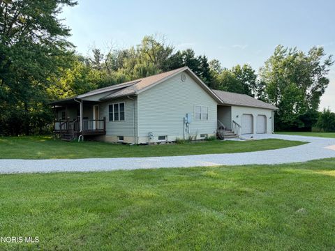 Tiny photo for 6875 Corduroy Road, Oregon, OH 43616 (MLS # 10010597)