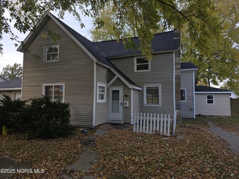 Photo of 408 W Elm Street, Deshler, OH 43516 (MLS # 10000389)