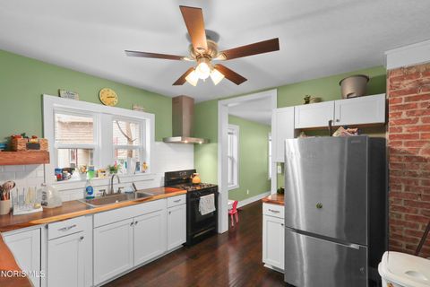 Tiny photo for 2240 Valentine Street, Toledo, OH 43605 (MLS # 10005605)