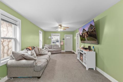 Tiny photo for 2240 Valentine Street, Toledo, OH 43605 (MLS # 10005605)