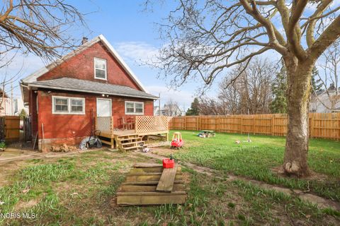 Tiny photo for 2240 Valentine Street, Toledo, OH 43605 (MLS # 10005605)