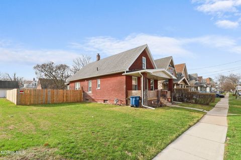 Photo of 2240 Valentine Street, Toledo, OH 43605 (MLS # 10005605)