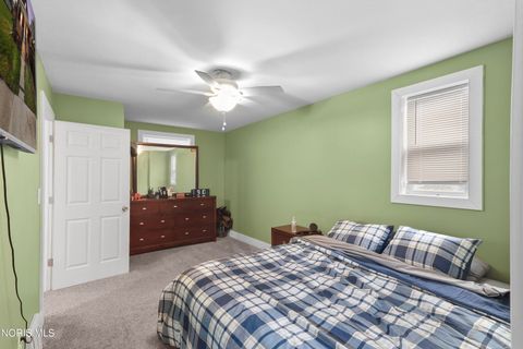 Tiny photo for 2240 Valentine Street, Toledo, OH 43605 (MLS # 10005605)