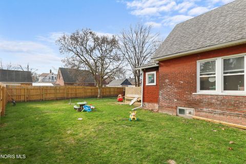 Tiny photo for 2240 Valentine Street, Toledo, OH 43605 (MLS # 10005605)