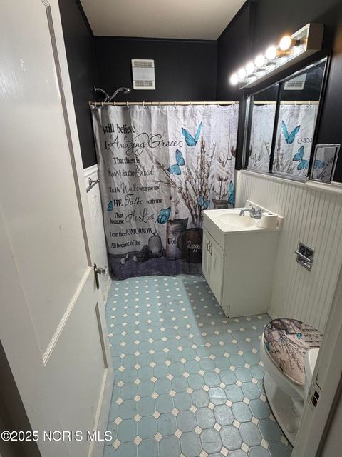 Tiny photo for 702 Colima Drive, Toledo, OH 43609 (MLS # 10002342)