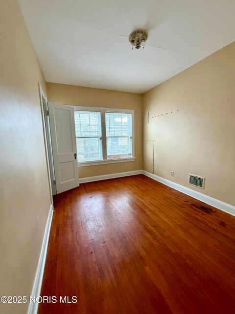 Tiny photo for 702 Colima Drive, Toledo, OH 43609 (MLS # 10002342)