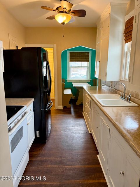 Tiny photo for 702 Colima Drive, Toledo, OH 43609 (MLS # 10002342)