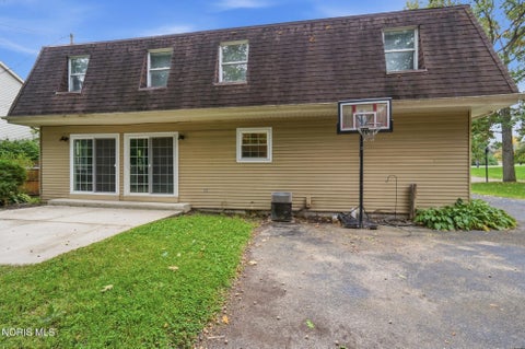 Tiny photo for 4612 W Laskey Road, Toledo, OH 43623 (MLS # 10013926)