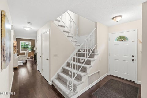 Tiny photo for 4612 W Laskey Road, Toledo, OH 43623 (MLS # 10013926)