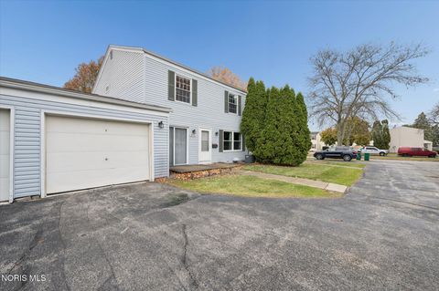 Tiny photo for 3716 Lakepointe Drive, Northwood, OH 43619 (MLS # 10004256)