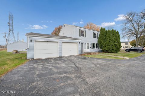 Tiny photo for 3716 Lakepointe Drive, Northwood, OH 43619 (MLS # 10004256)
