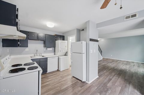 Tiny photo for 3716 Lakepointe Drive, Northwood, OH 43619 (MLS # 10004256)