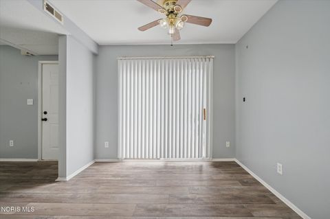 Tiny photo for 3716 Lakepointe Drive, Northwood, OH 43619 (MLS # 10004256)