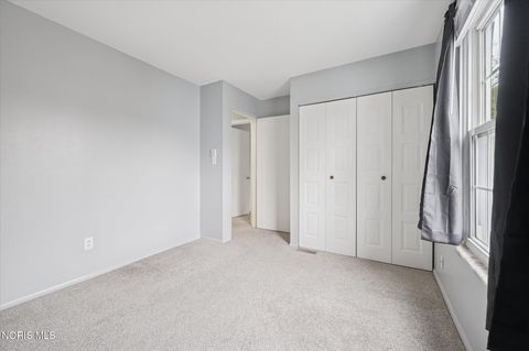 Tiny photo for 3716 Lakepointe Drive, Northwood, OH 43619 (MLS # 10004256)