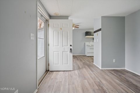 Tiny photo for 3716 Lakepointe Drive, Northwood, OH 43619 (MLS # 10004256)