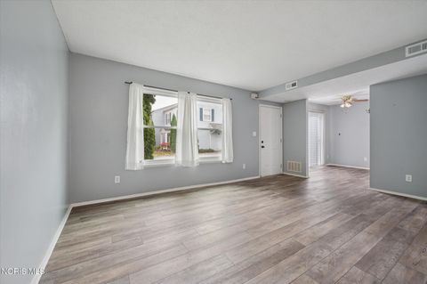 Tiny photo for 3716 Lakepointe Drive, Northwood, OH 43619 (MLS # 10004256)