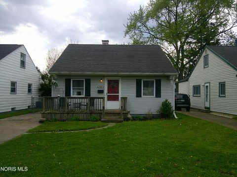 Photo of 3037 Maeterlinck Avenue, Toledo, OH 43614 (MLS # 10006766)