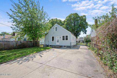 Tiny photo for 2917 123rd Street, Toledo, OH 43611 (MLS # 10007948)