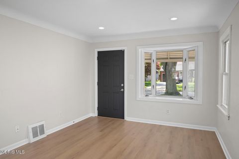 Tiny photo for 2917 123rd Street, Toledo, OH 43611 (MLS # 10007948)