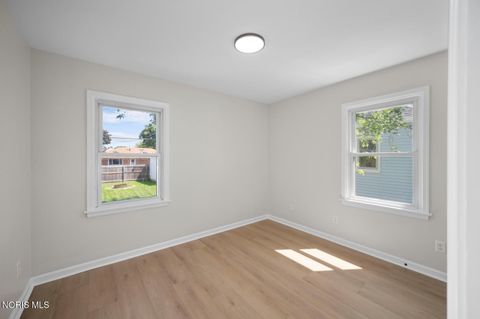 Tiny photo for 2917 123rd Street, Toledo, OH 43611 (MLS # 10007948)