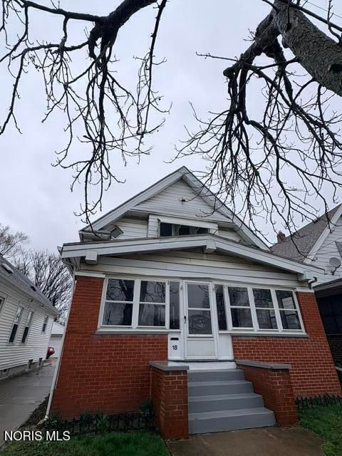 Photo of 18 W Oakland Street, Toledo, OH 43608 (MLS # 10005835)