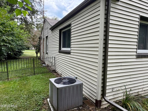 Tiny photo for 3426 Wilford Drive, Toledo, OH 43617 (MLS # 10012705)